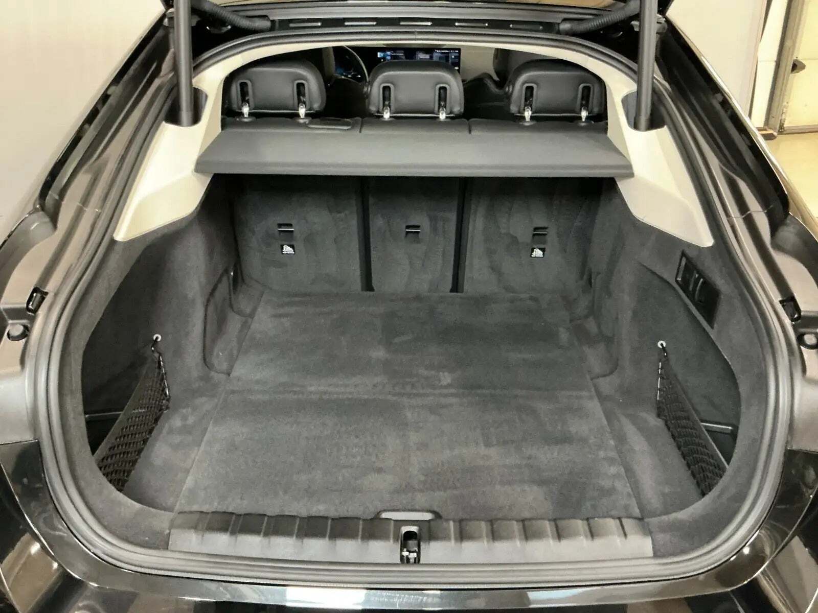 Sort BMW i4 fra 2023