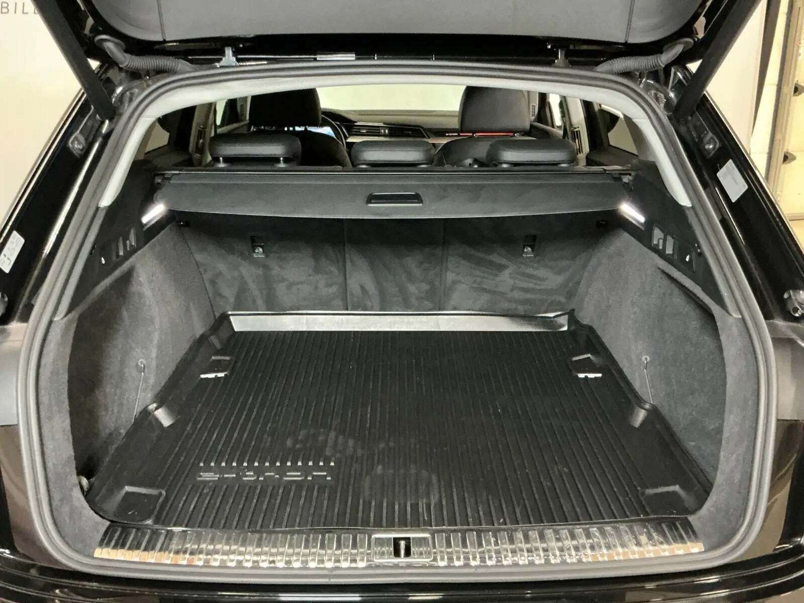 Sort Audi e-tron fra 2020