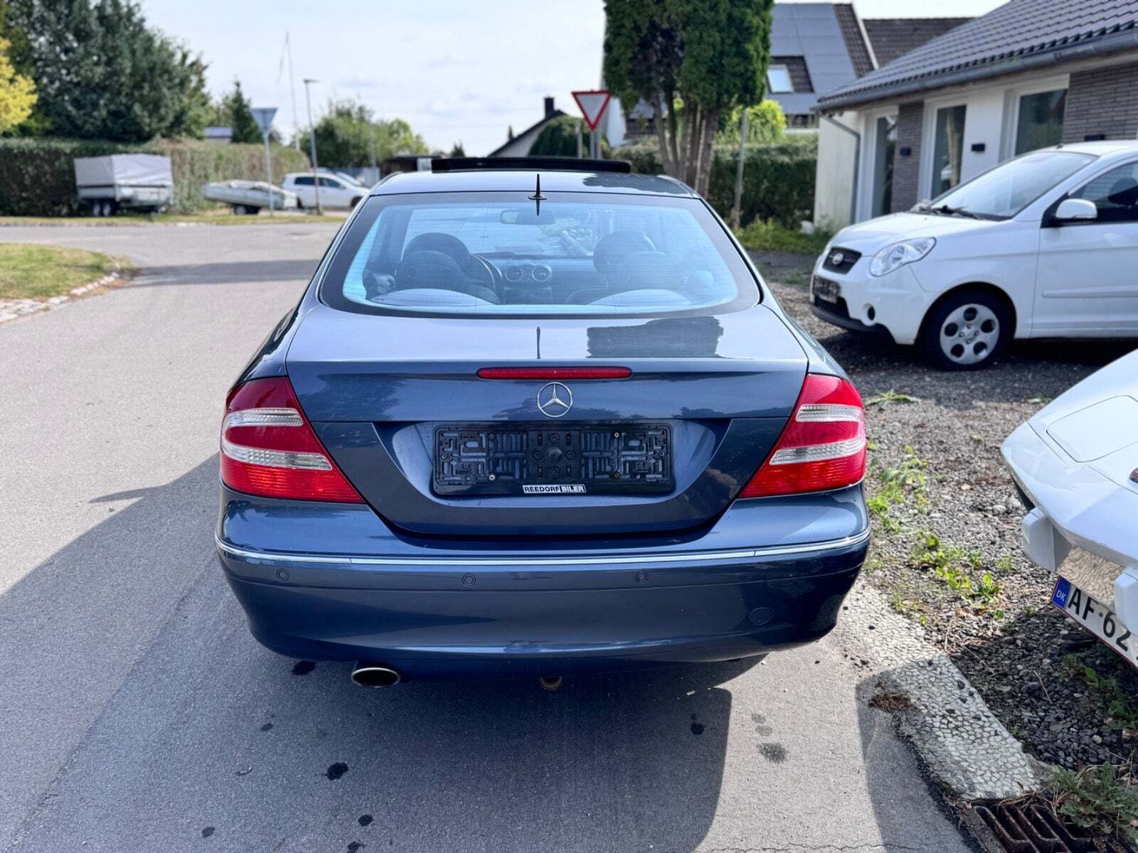 Blå Mercedes CLK320 fra 2003