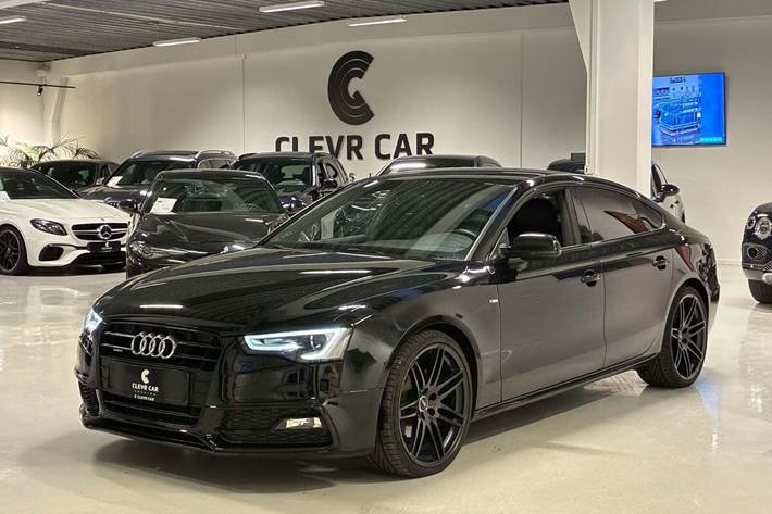 Sort Audi A5 fra 2017 set udefra