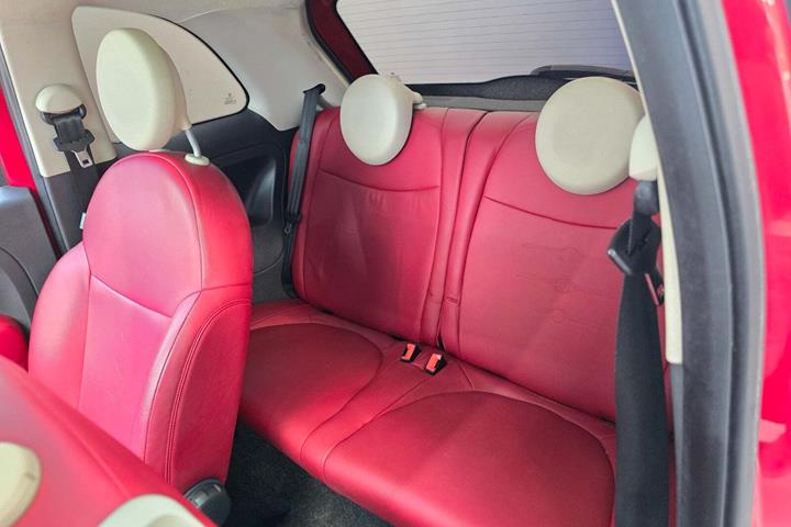 Rød Fiat 500 fra 2008