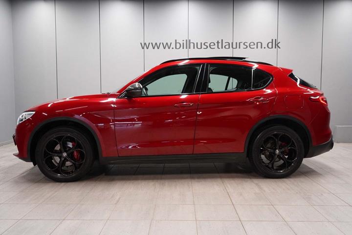 Grå Alfa Romeo Stelvio fra 2019