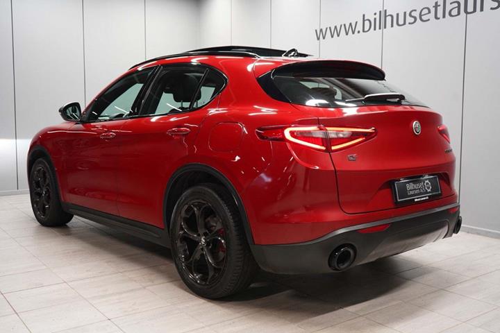 Grå Alfa Romeo Stelvio fra 2019
