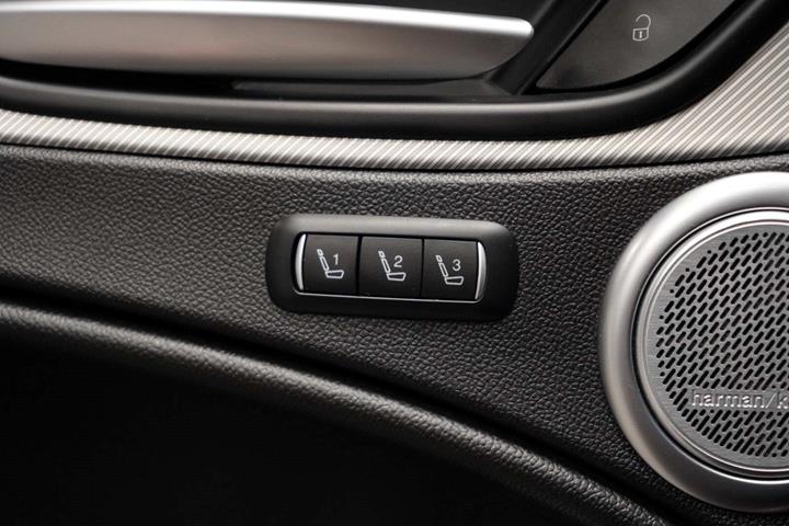 Grå Alfa Romeo Stelvio fra 2019