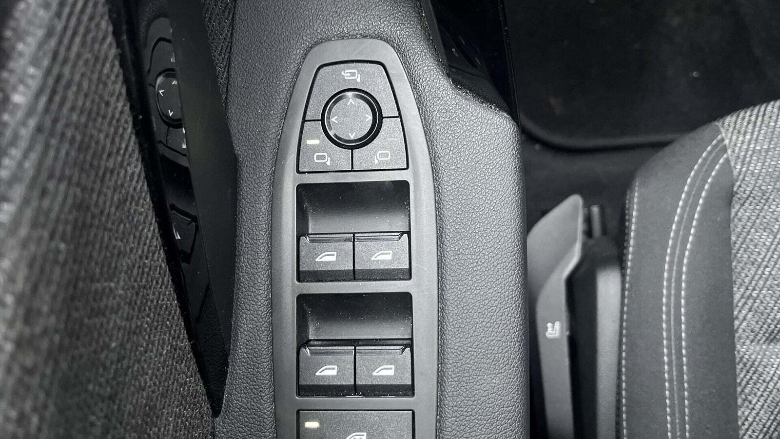 Blå BMW iX1 fra 2023