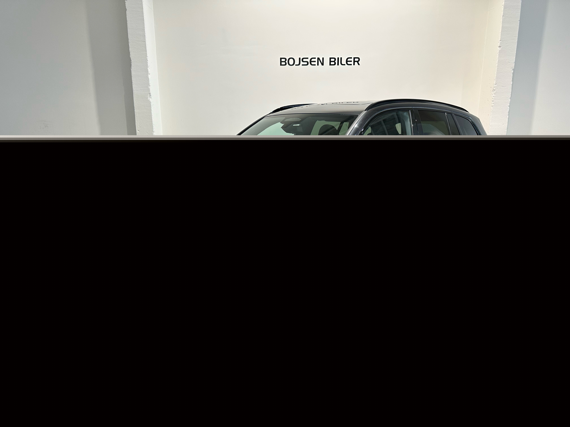 Grå BMW iX3 fra 2025 set udefra