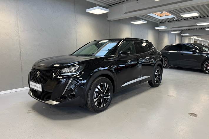 Sort Peugeot e-2008 fra 2022 set udefra