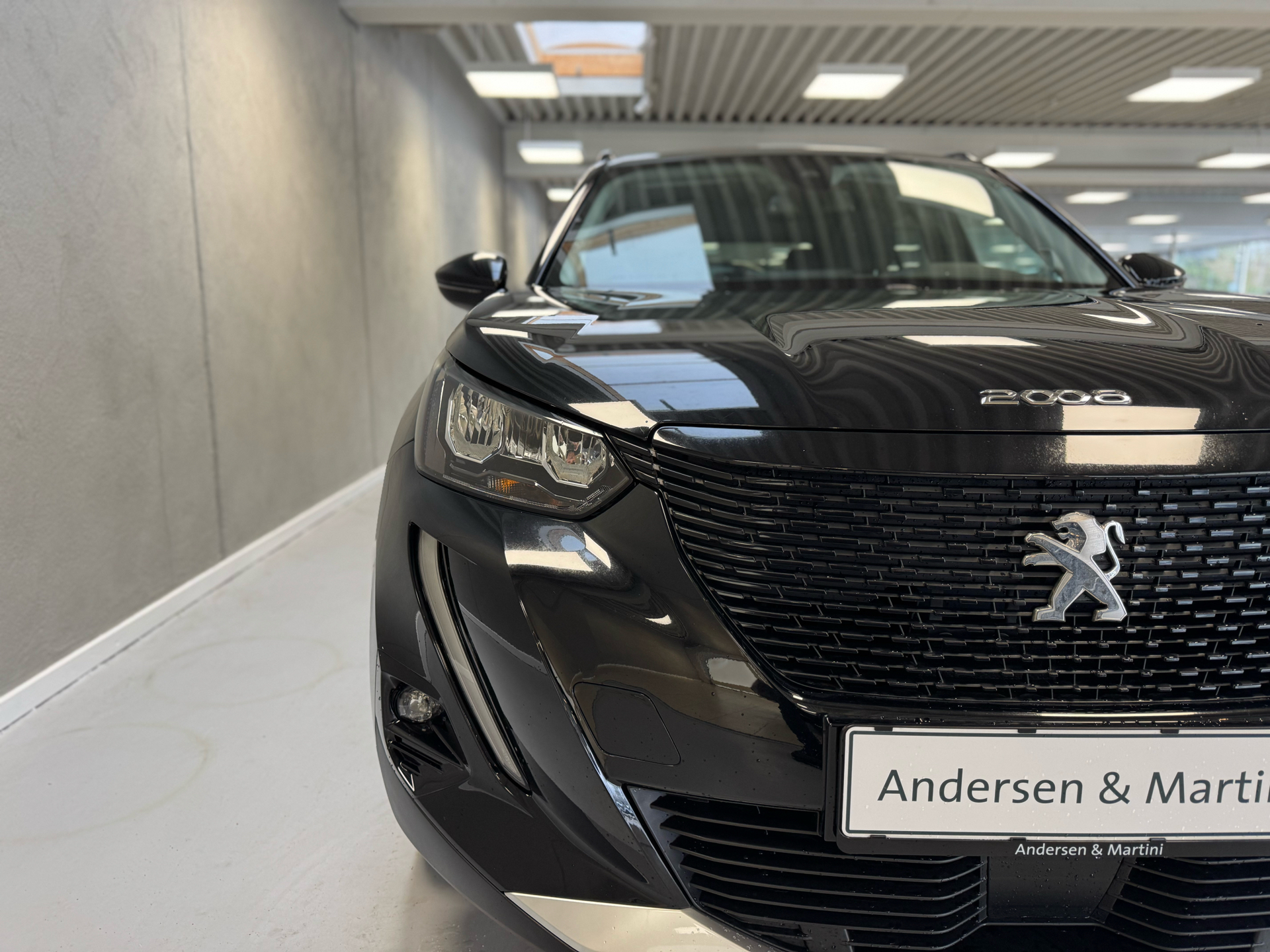 Sort Peugeot e-2008 fra 2022