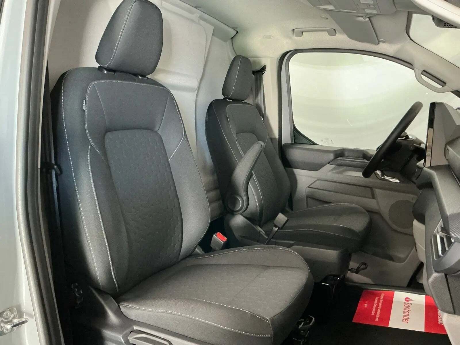 Grå Ford E-Transit Custom 340L fra 2025