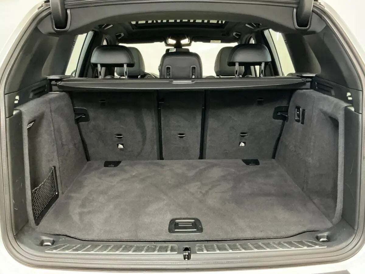 Hvid BMW iX3 fra 2022