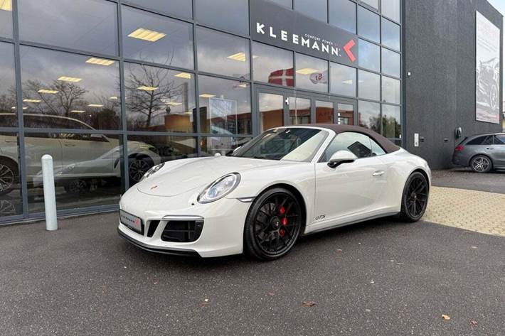 Beige Porsche 911 Carrera GTS fra 2018