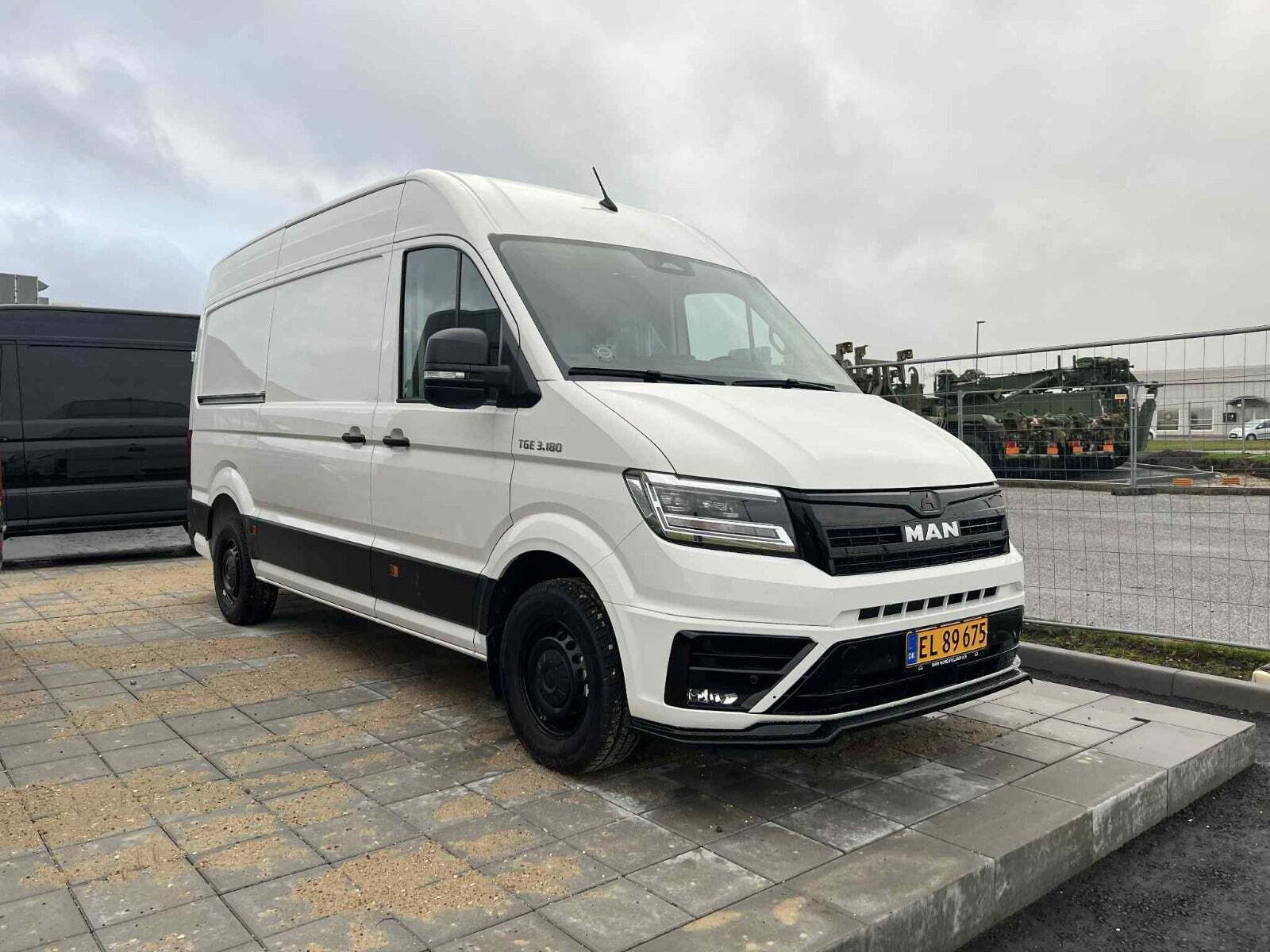 MAN TGE 2,0 3.180 Kassevogn L3H3 aut. FWD