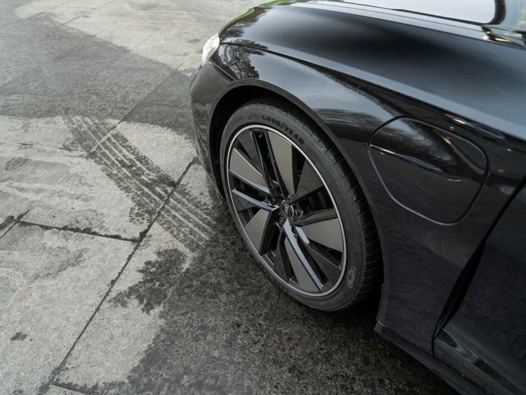 Audi e-tron GT quattro