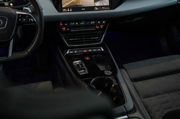 Sort Audi e-tron GT fra 2021