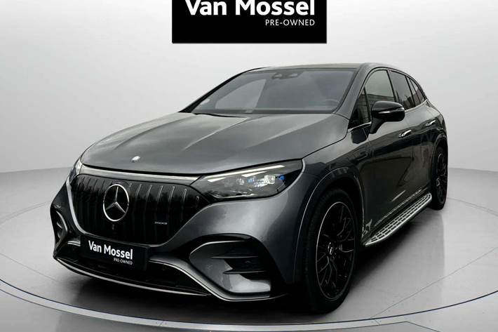 Grå Mercedes EQE43 SUV fra 2023 set udefra