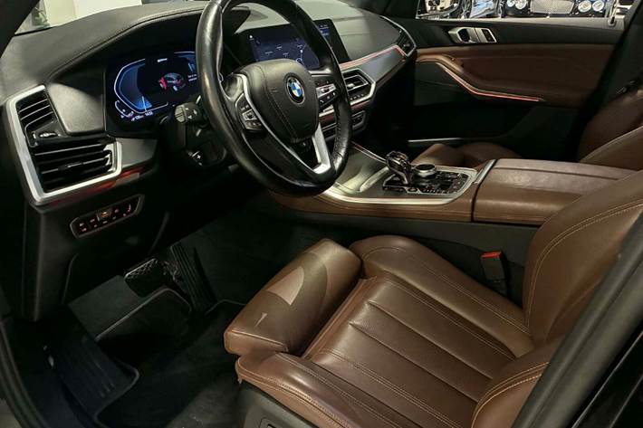 Sort BMW X5 fra 2020