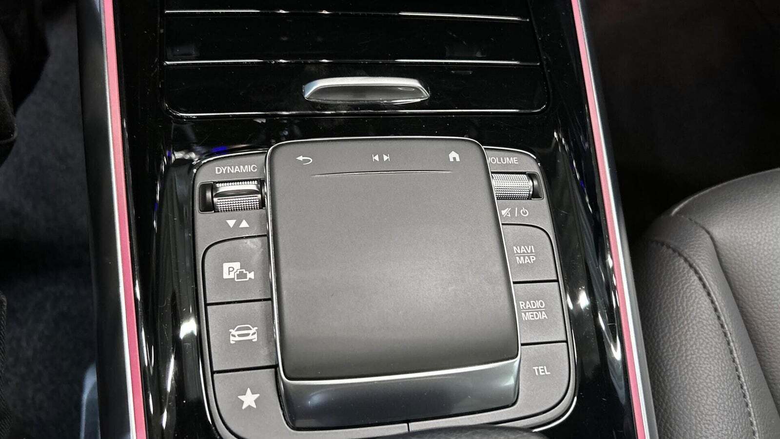 Grå Mercedes EQA250 fra 2023