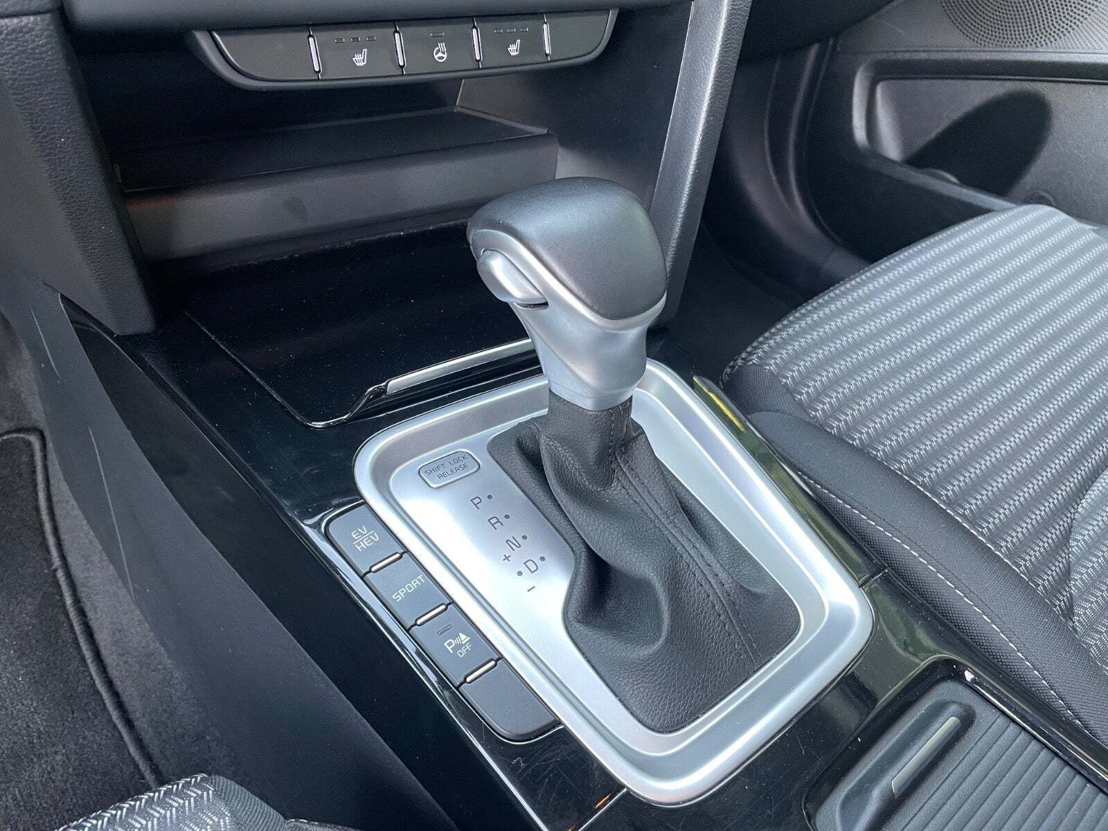 Grå Kia XCeed fra 2022