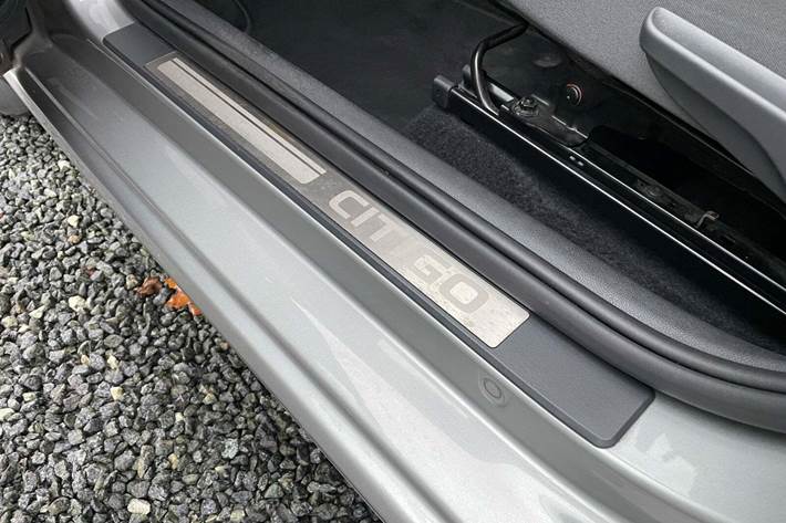 Beige Skoda Citigo fra 2017 set udefra