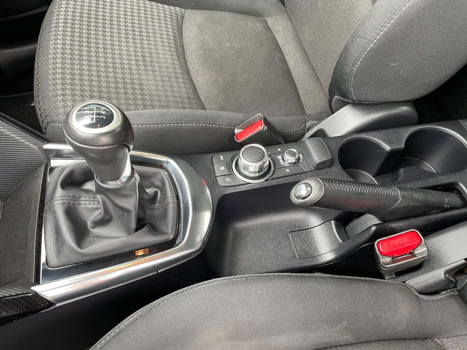 Hvid Mazda 2 fra 2018