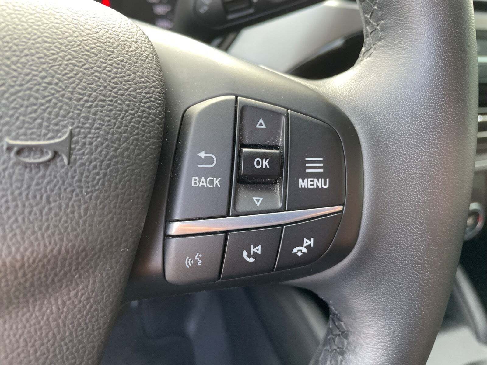 Sort Ford Kuga fra 2020