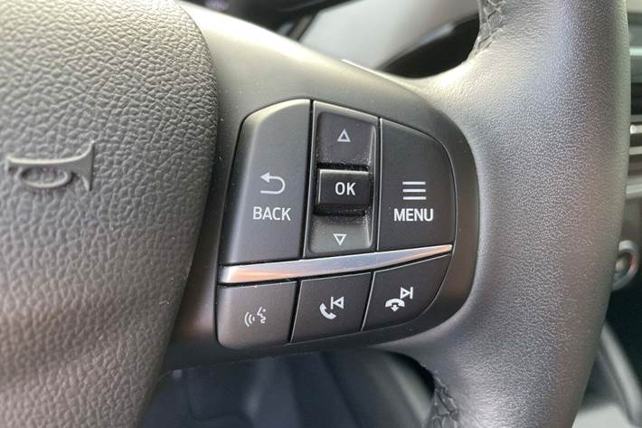 Sort Ford Kuga fra 2020