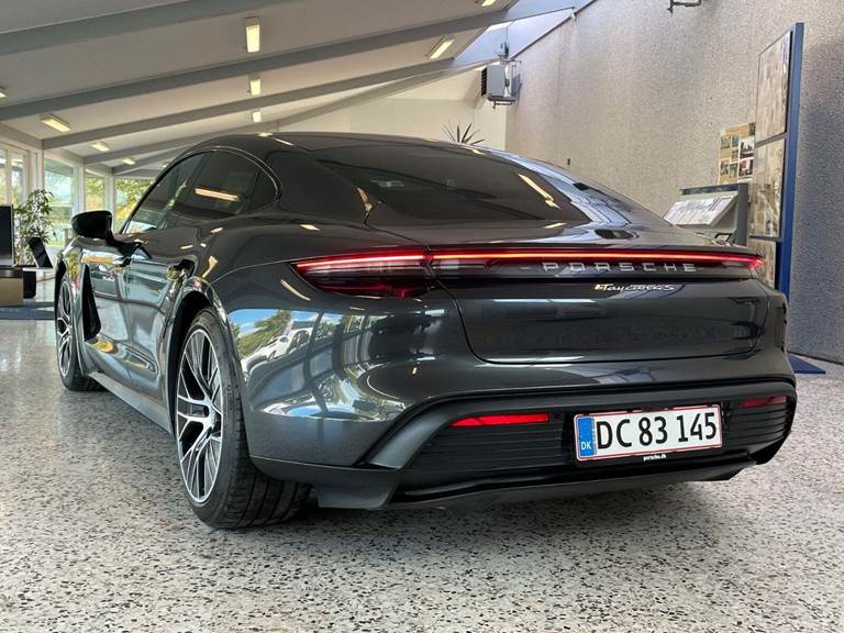 Porsche Taycan 4S