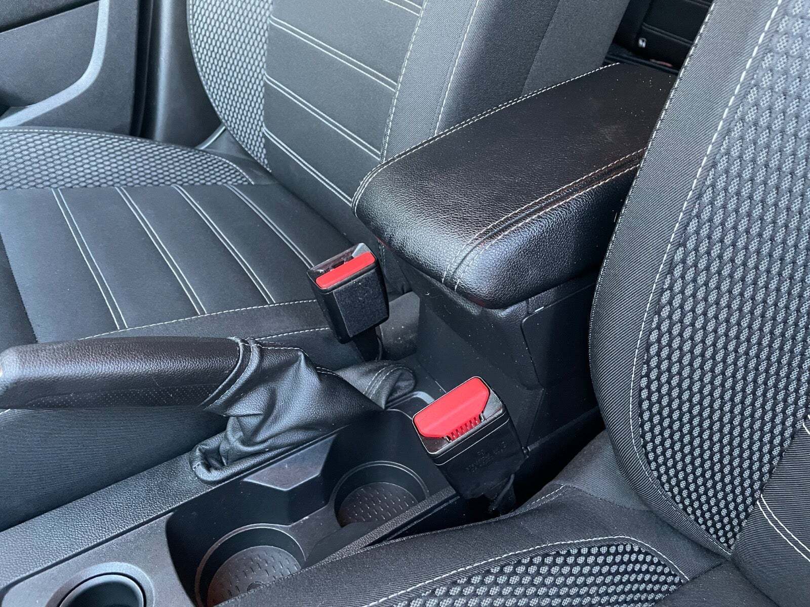 Orange Dacia Duster fra 2021