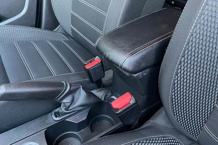 Orange Dacia Duster fra 2021