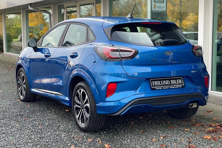 Blå Ford Puma fra 2020