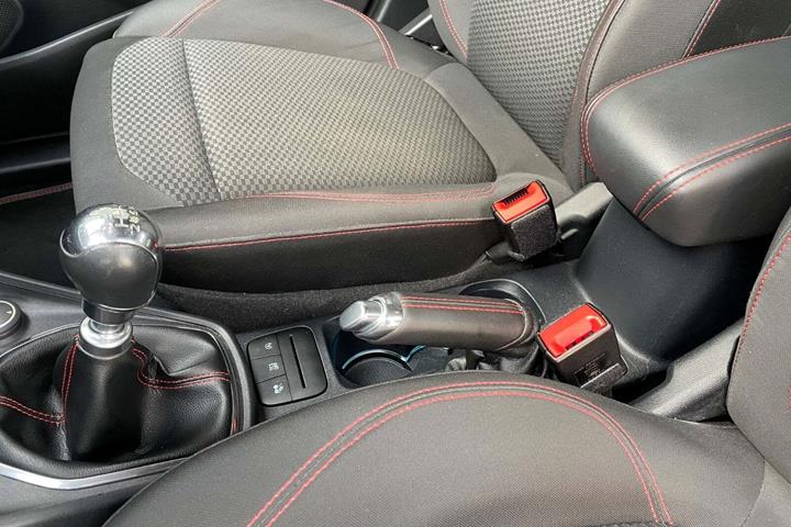 Blå Ford Puma fra 2020