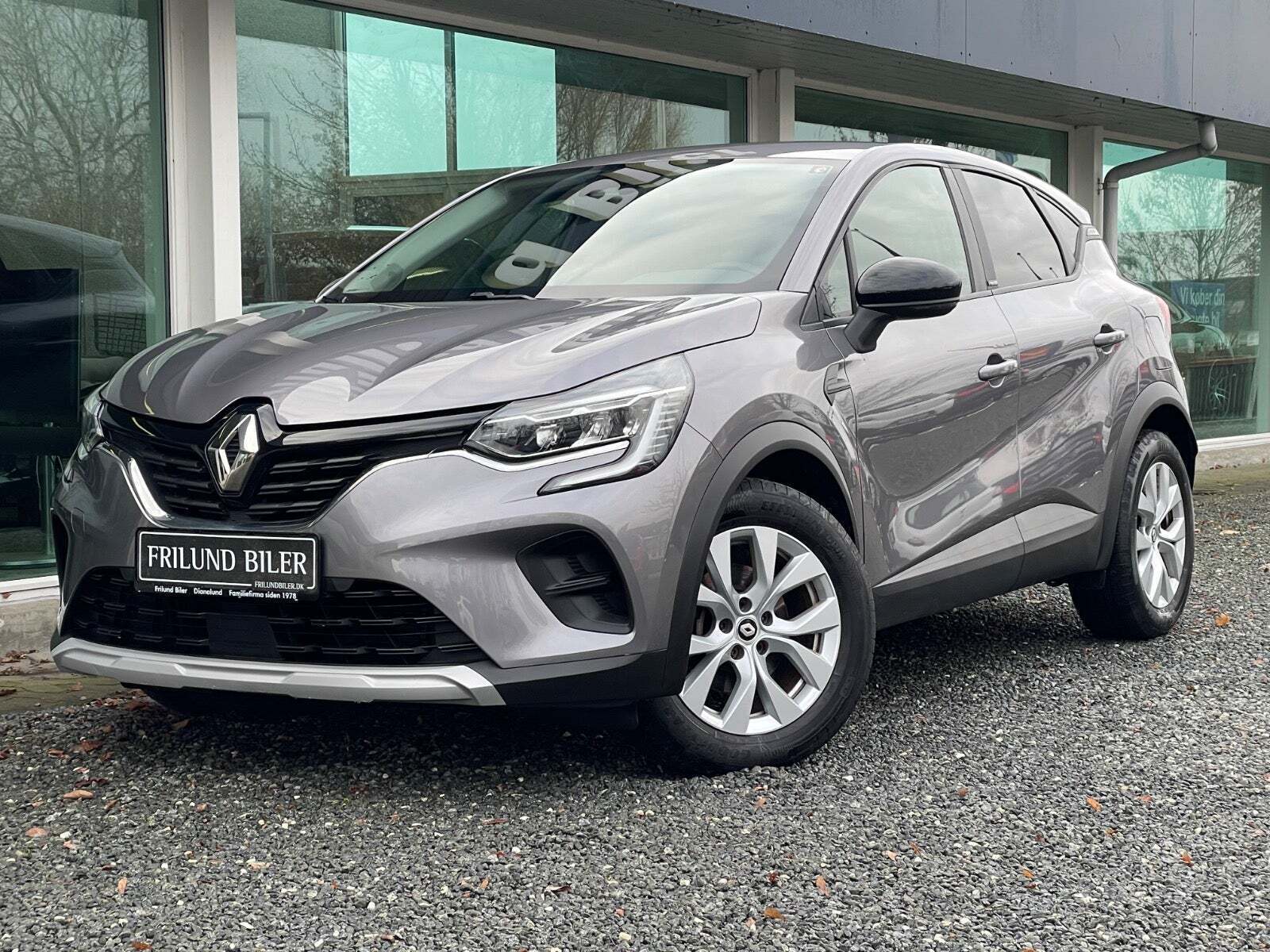 Renault Captur 1,6 E-Tech Zen