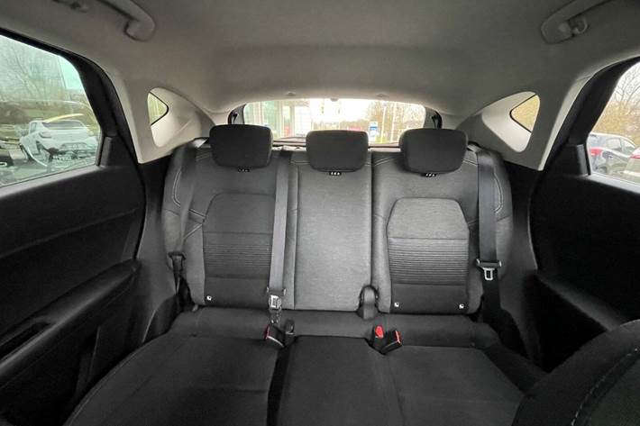 Grå Renault Captur fra 2021