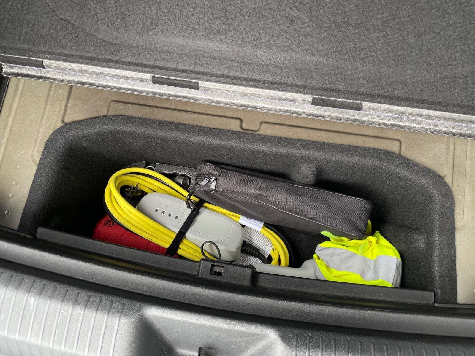 Grå VW ID.4 fra 2022