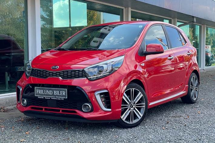 Rød Kia Picanto fra 2018 set udefra