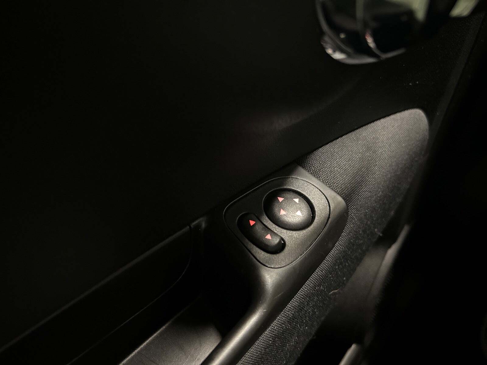 Grå Fiat 500C fra 2024