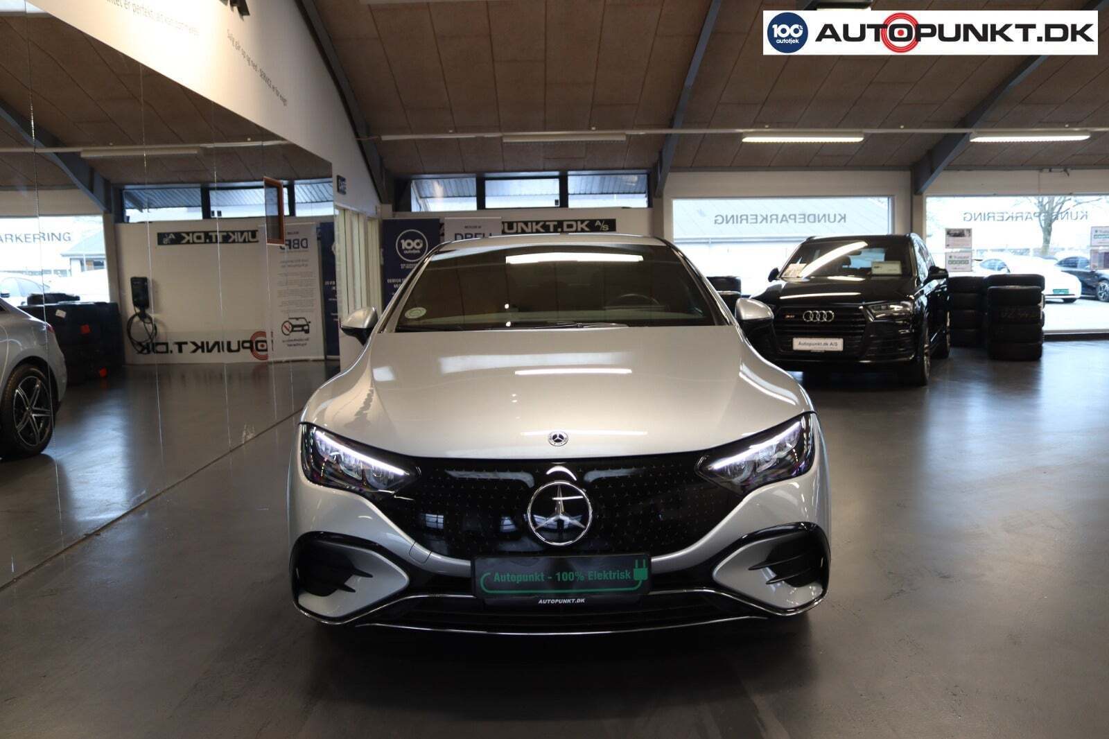 Sølv Mercedes EQE350 fra 2024