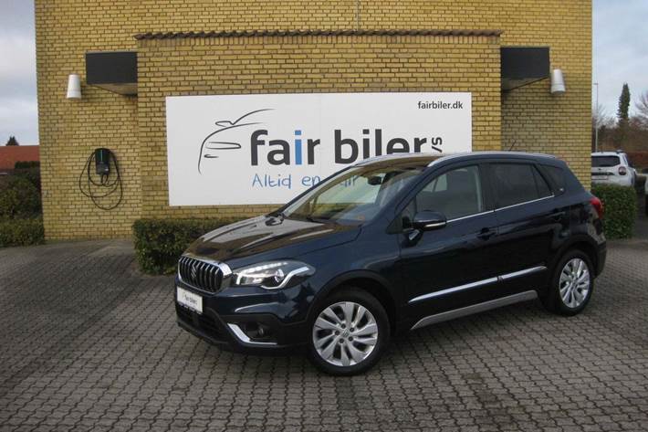 Blå Suzuki S-Cross fra 2018 set udefra