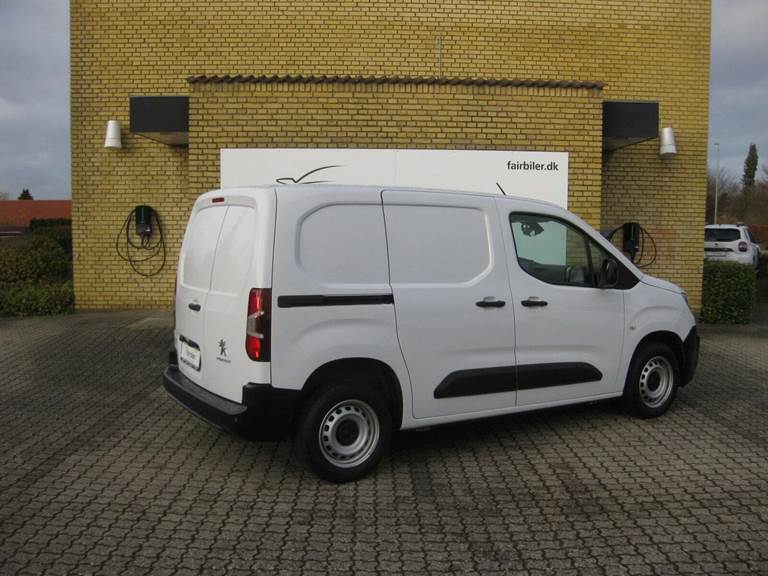 Peugeot Partner 1,5 BlueHDi 100 L1V1 Ultimate Van