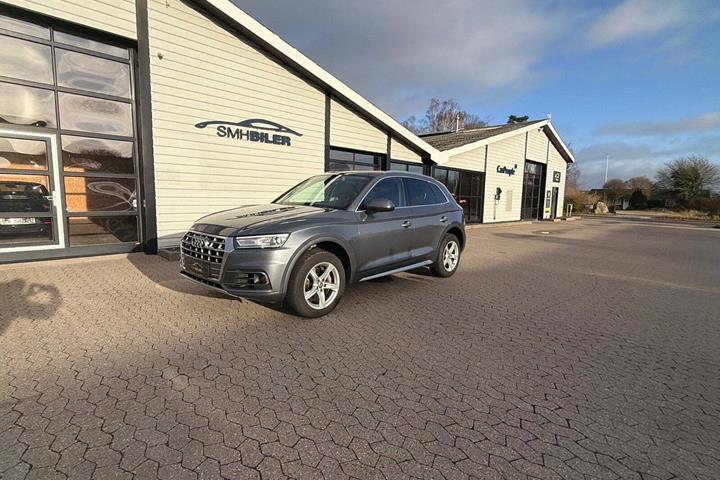 Grå Audi Q5 fra 2020