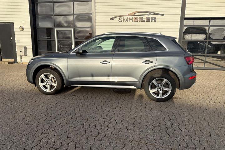 Grå Audi Q5 fra 2020