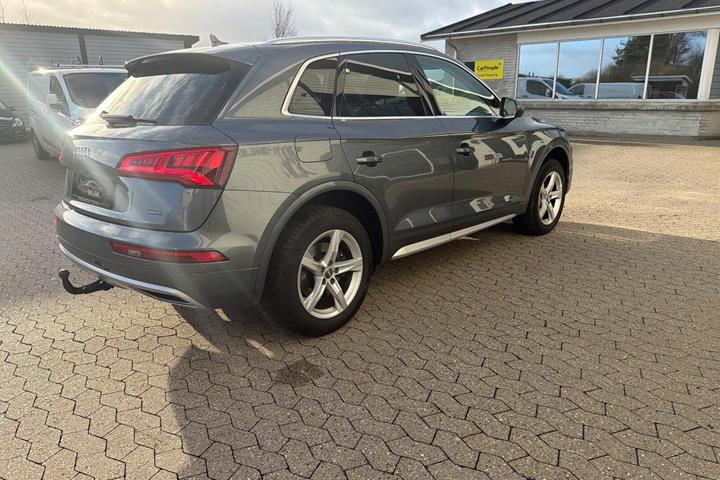 Grå Audi Q5 fra 2020