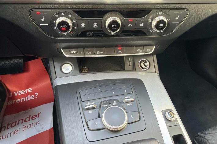 Grå Audi Q5 fra 2020