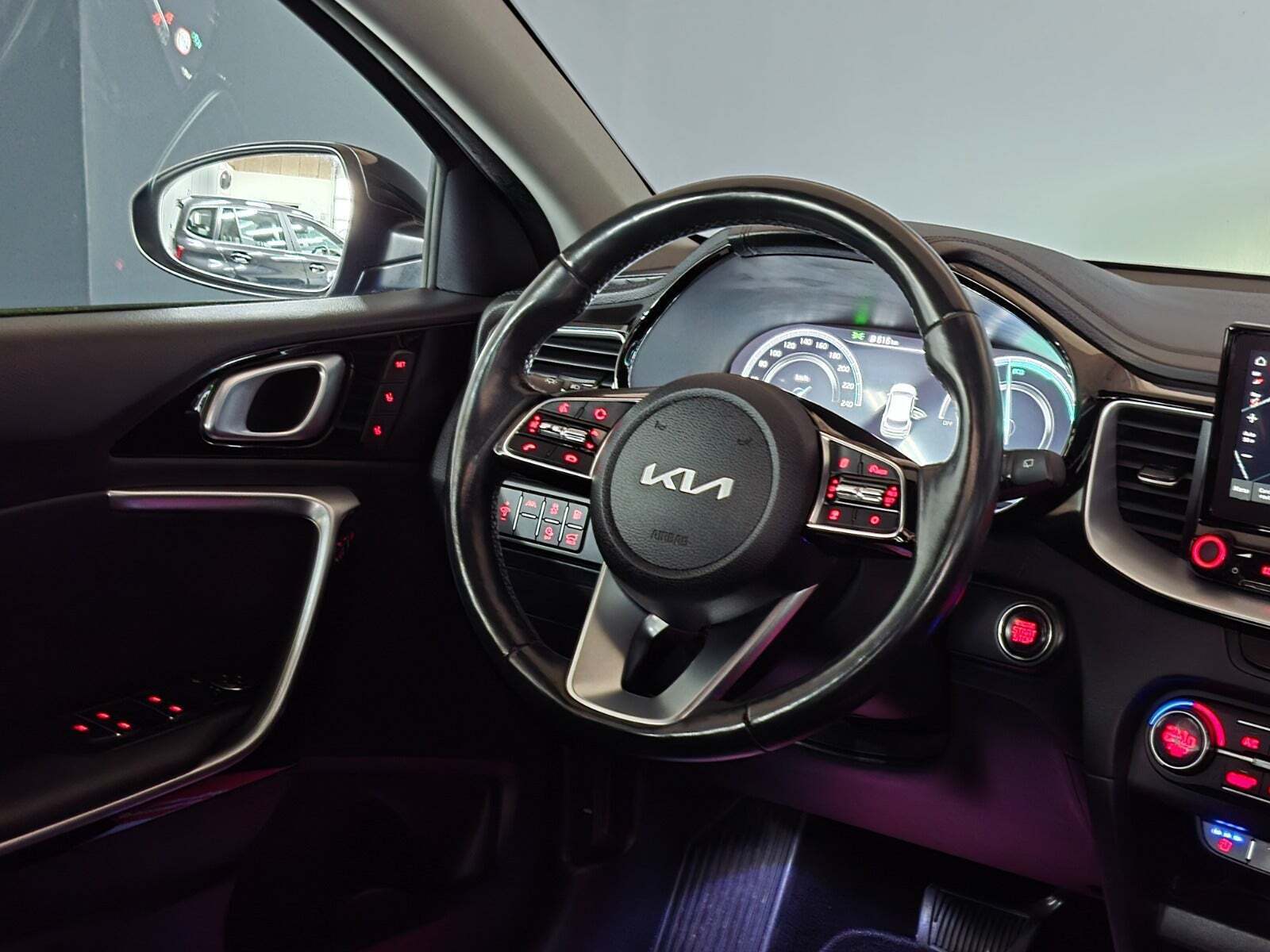 Blå Kia XCeed fra 2022