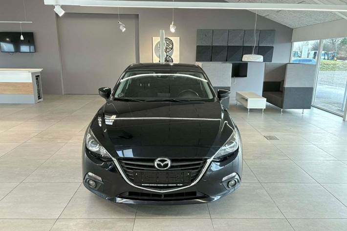 Sort Mazda 3 fra 2015