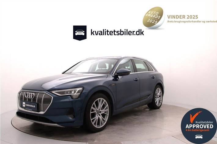Blå Audi e-tron fra 2020 set udefra