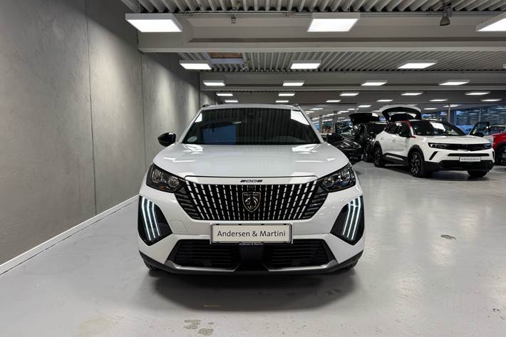 Hvid Peugeot e-2008 fra 2024