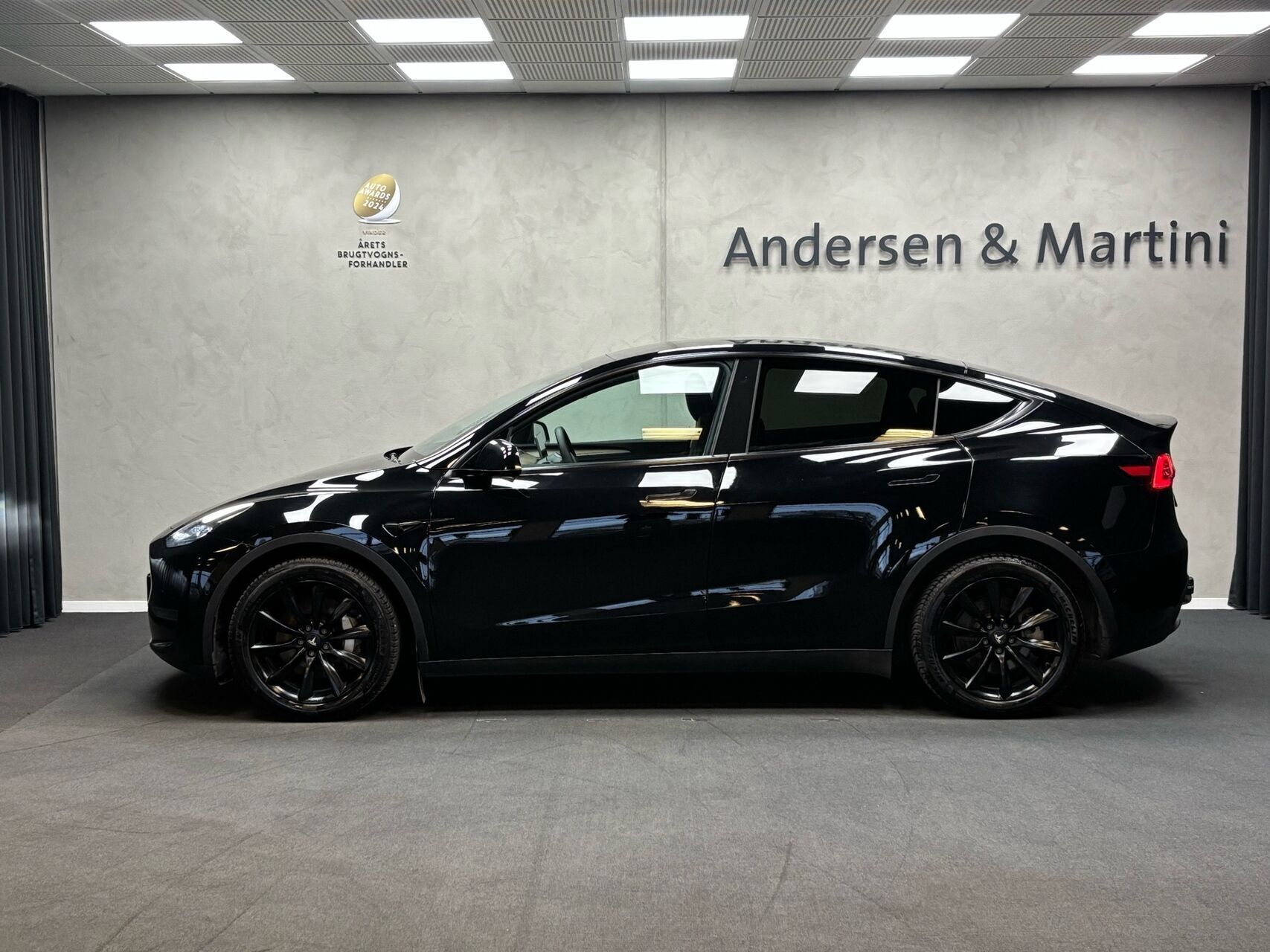 Tesla Model Y EL Long Range AWD 514HK 5d Aut.