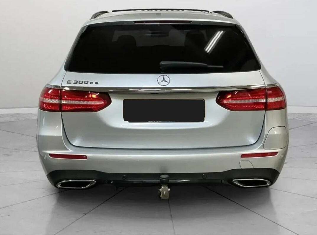 Mercedes E300 de 2,0 AMG Line stc. aut.