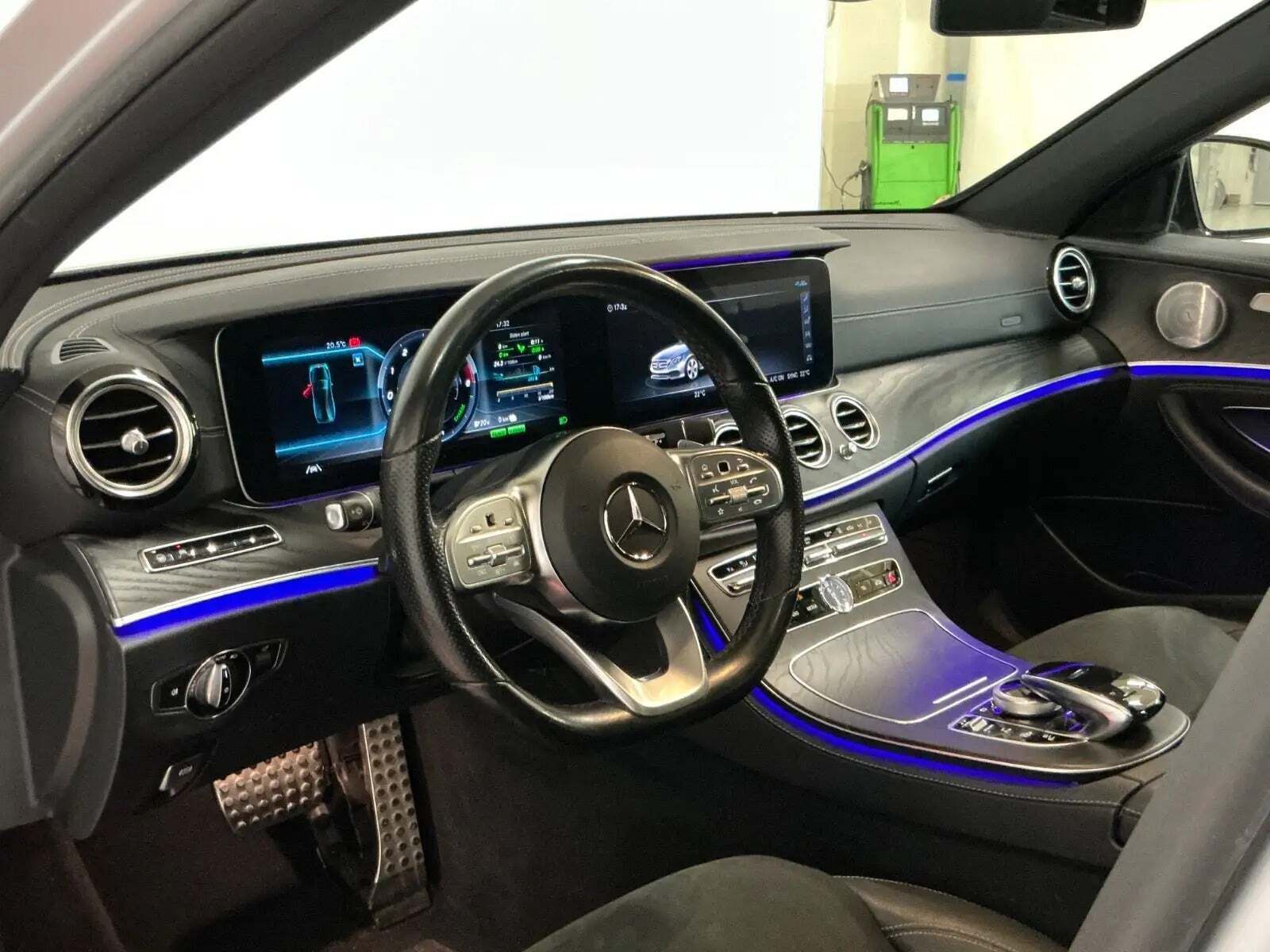 Mercedes E300 de 2,0 AMG Line stc. aut.